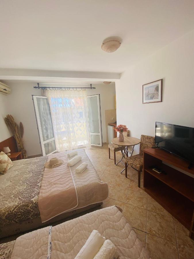 Miomir Perazic Apartments Петровац Экстерьер фото