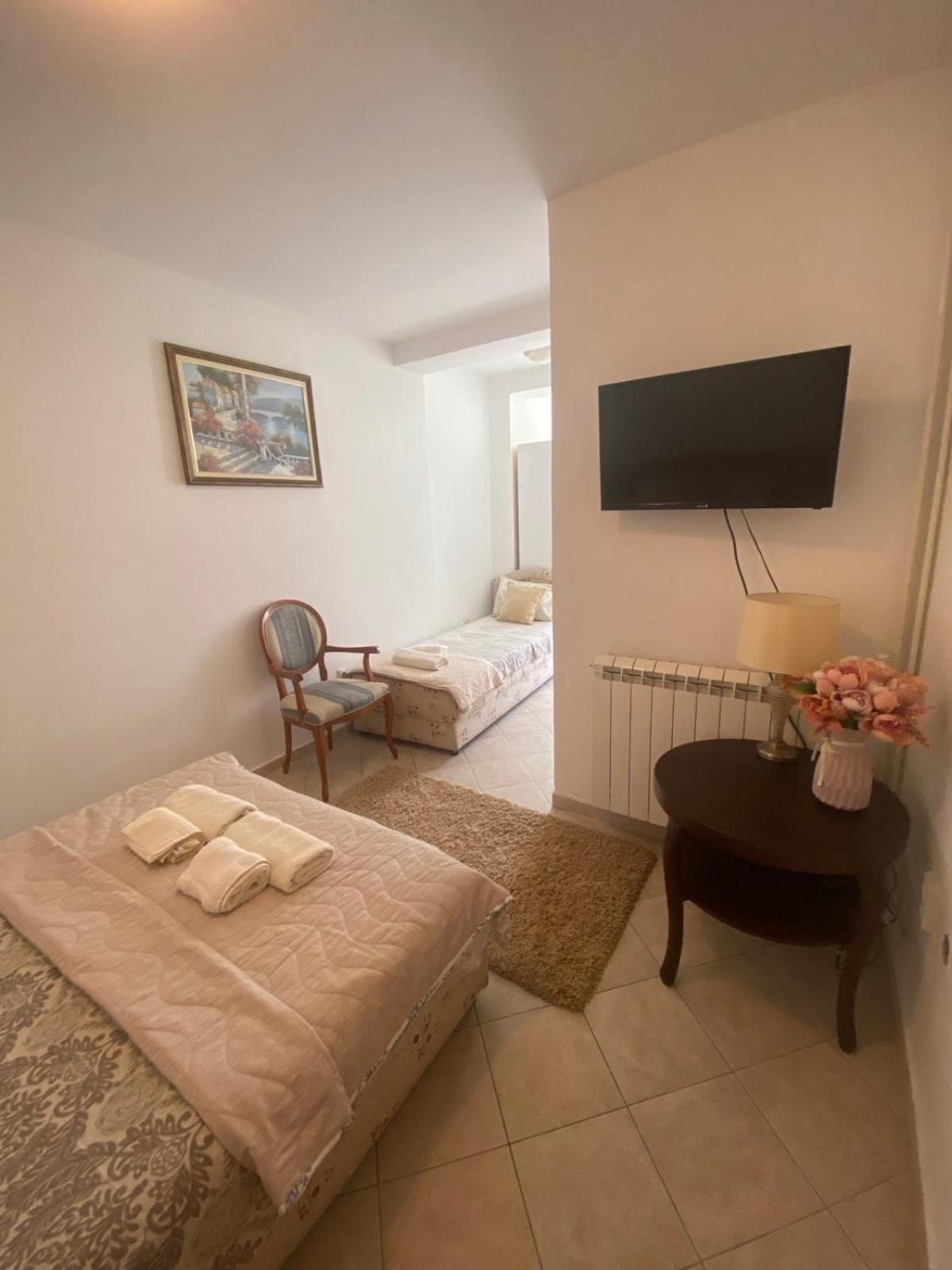 Miomir Perazic Apartments Петровац Экстерьер фото