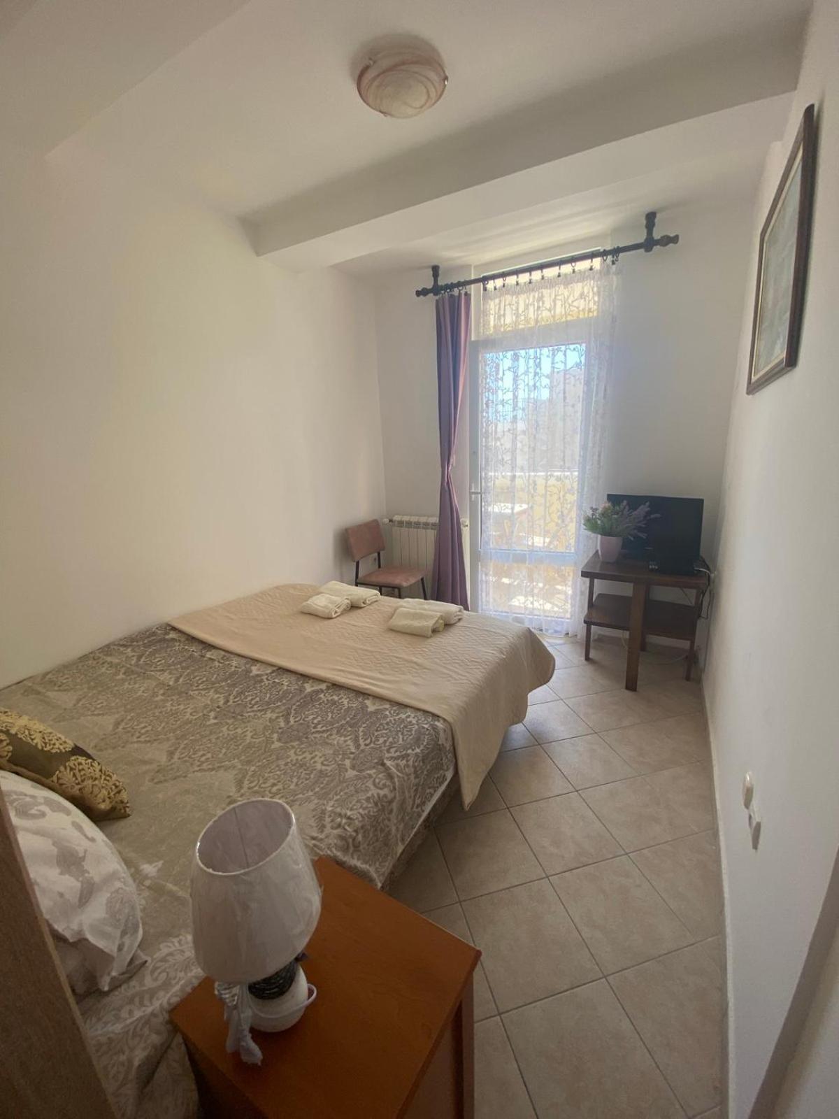 Miomir Perazic Apartments Петровац Экстерьер фото